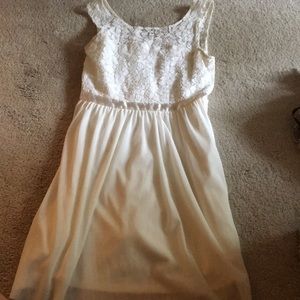 White/ cream, small barley worn, a line, lace